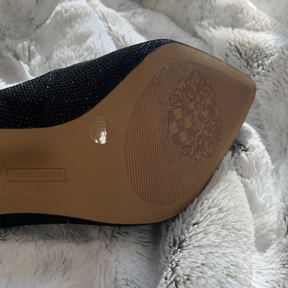 Reduced $ NEW Vince Black Toe Pumps - Picture 4 of 9